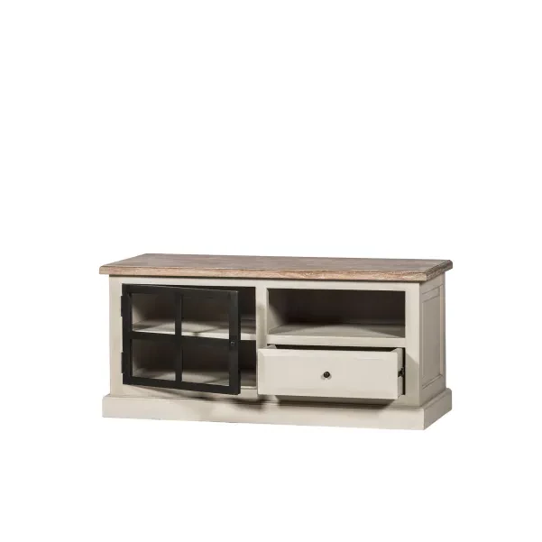 Meuble télé bas en bois et porte vitrée d'inspiration campagne chic pour un salon chaleureux