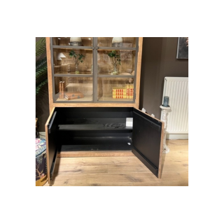 Buffet haut en bois et portes vitrées en bois massif pour une ambiance industrielle chic