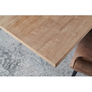 Table rectangulaire en teck recyclé pour 10 personnes avec son piétement central métallique noir en étoile