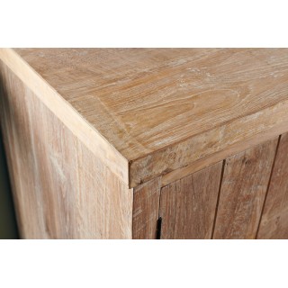 Buffet bas de salle à manger en bois massif recyclé pour une ambiance confortable et apaisante.