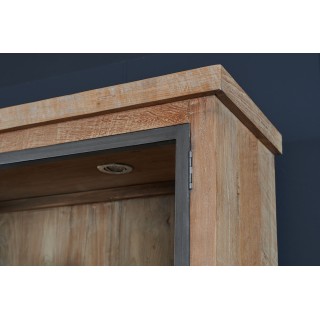 Buffet haut en bois et portes vitrées en bois massif pour une ambiance industrielle chic