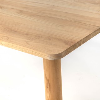 table à manger aux angles arrondis