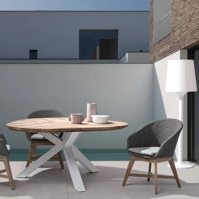 Table à manger de jardin triangulaire en teck et métal L160 CAP FERRET - HELLIN