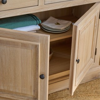 Buffet vaisselier en chêne blanchi 2 portes vitrées 2 tiroirs 2 portes bois VICTORIA - HELLIN