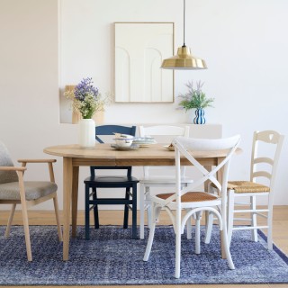 Table ronde extensible chêne blanchi 4/6 places D115 pieds fuseau avec 1 allonge VICTORIA - HELLIN