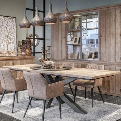 Table rectangulaire en teck recyclé pour 10 personnes avec son piétement central métallique noir en étoile