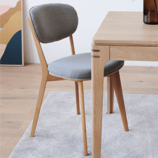 Chaises de salle à manger en chêne huilé et tissu gris clair (lot de 2) MASCHA - HELLIN