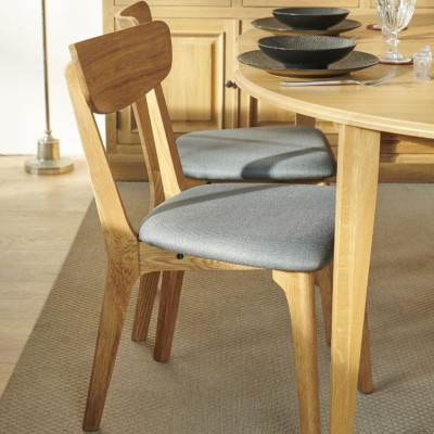 Chaise scandinave en tissu gris et bois de chêne | Hellin