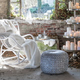 Rocking chair en rotin blanc dossier haut MIKA - HELLIN