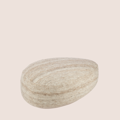 Pouf en forme de galet tissé en laine beige L90 - HELLIN