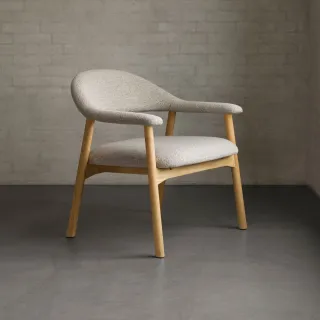 Fauteuil avec accoudoirs en chêne et tissu bouclette beige ELYA - HELLIN