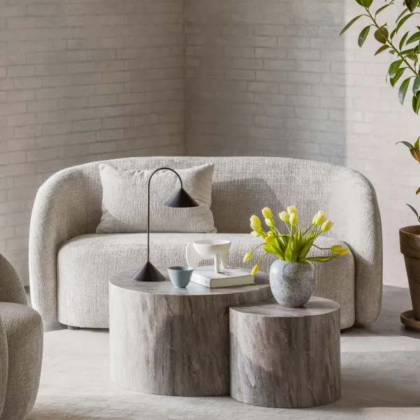 Canapé droit 2,5 places en tissu beige NOVA - HELLIN