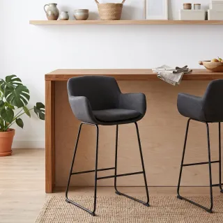 Tabourets de bar à accoudoirs en tissu gris (lot de 2) SILA - HELLIN