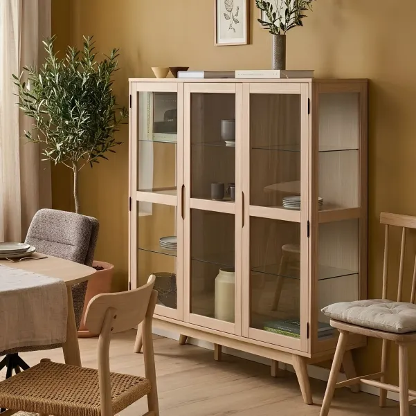 Vitrine 3 portes vitrée en chêne blanchi L140 MARTINE - HELLIN