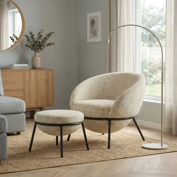 Fauteuil design et repose-pied en tissu MERO - HELLIN